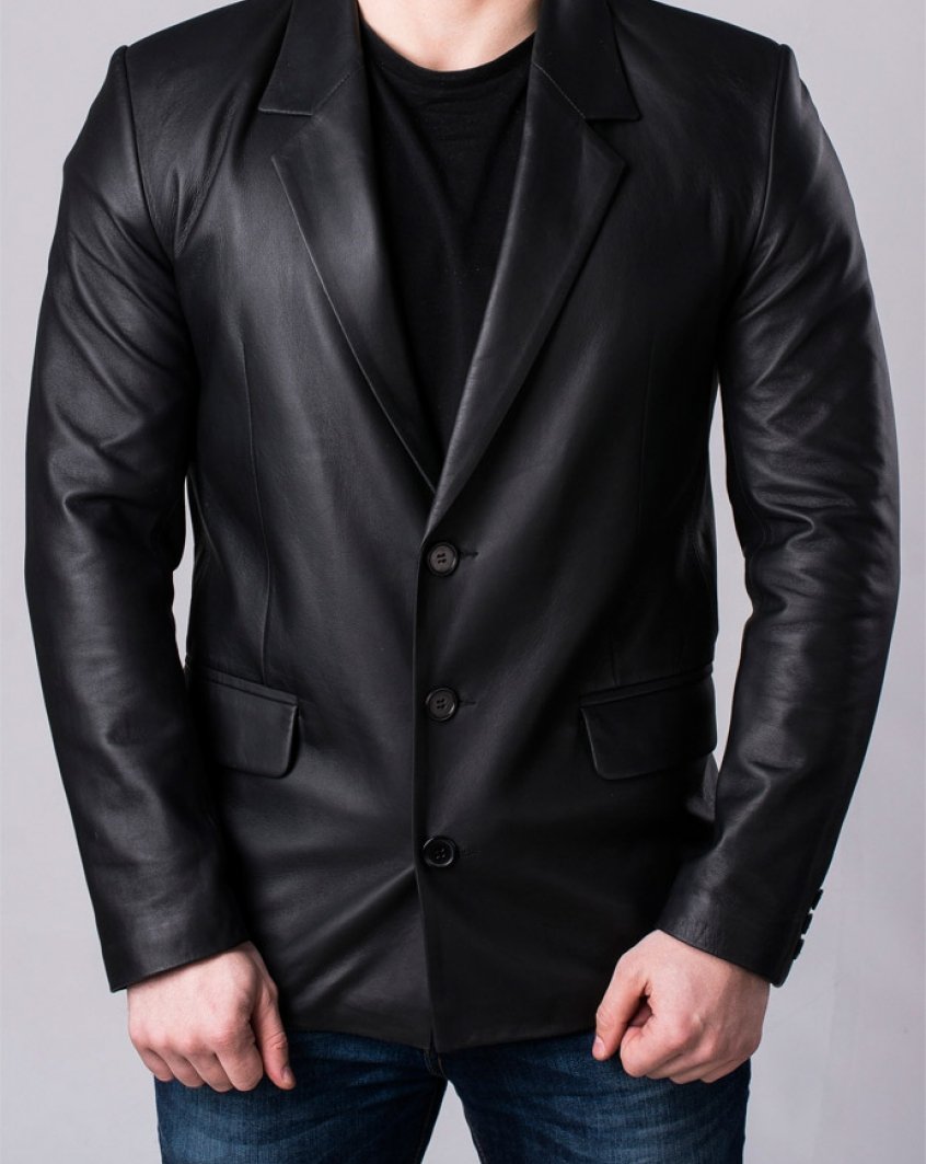 Черный кожаный пиджак